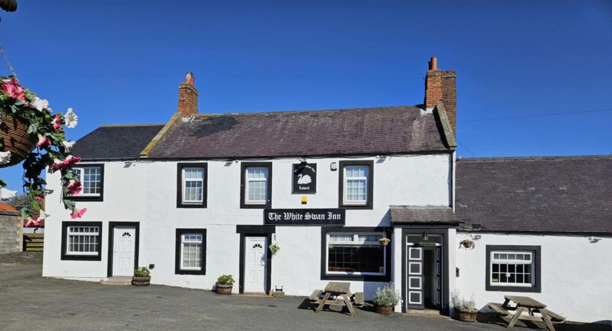 The White Swan Inn Lowick  Екстериор снимка